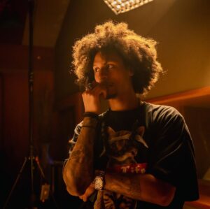 Laurent Bourgeois Instagram - Thank you #APxMusic @audemarspiguet for giving us the opportunity to create an incredible piece of art with incredible artists @jeanneadded & @tshegue_official  @originalkidsparis @officiallestwins @lestwinsoff @lestwinson