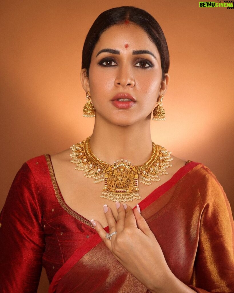 Lavanya Tripathi Instagram - Having been born in Ayodhya, the divine residence of Lord Rama, I feel incredibly lucky to witness this auspicious occasion. It is a moment of great pride for me and all fellow bharatvasi ( citizens of india) as we witness the Pran-Pratishta of Lord Sri Ram. Wearing the Ram parivar jewelry adds a personal touch to this joyous occasion. This Pran-Pratishta ceremony not only holds significance for Ayodhya but for the entire nation. It is a time when the nation as a whole comes together to celebrate and rejoice in the divine presence of Lord Rama. It is a moment that unifies us all, May it foster a sense of unity among all its citizens and strengthen the bonds that hold our diverse country together. With Jai Shri Ram on our lips and hearts filled with devotion, let us pray for peace, understanding, and goodwill to prevail in Ayodhya and throughout India. Jai Shri Ram! 🙏 #ayodhyarammandir🚩 #ayodhya #rammandir Thank you @anithareddy_curate & @tritikshajewels for curating this look for me. 📸- @pranav.foto