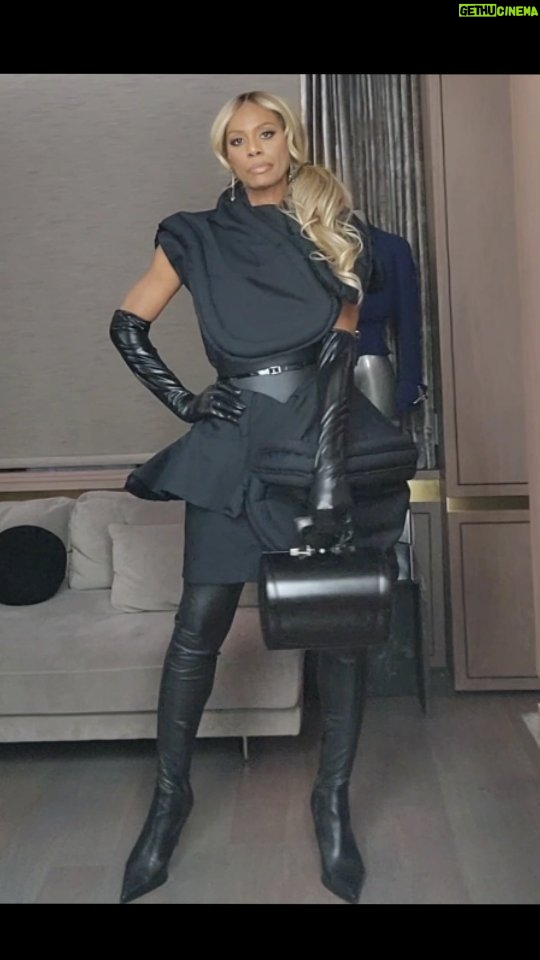 Laverne Cox Instagram - Another moment from my archives Dress @commedesgarcons S/S 2014 rtw Purse @manfredthierrymugler /F/W 1995 couture Belt @louisvuitton Earrings @manfredthierrymugler ... Makeup @theladydeja Hair @deetrannybear ... #TransIsBeautiful