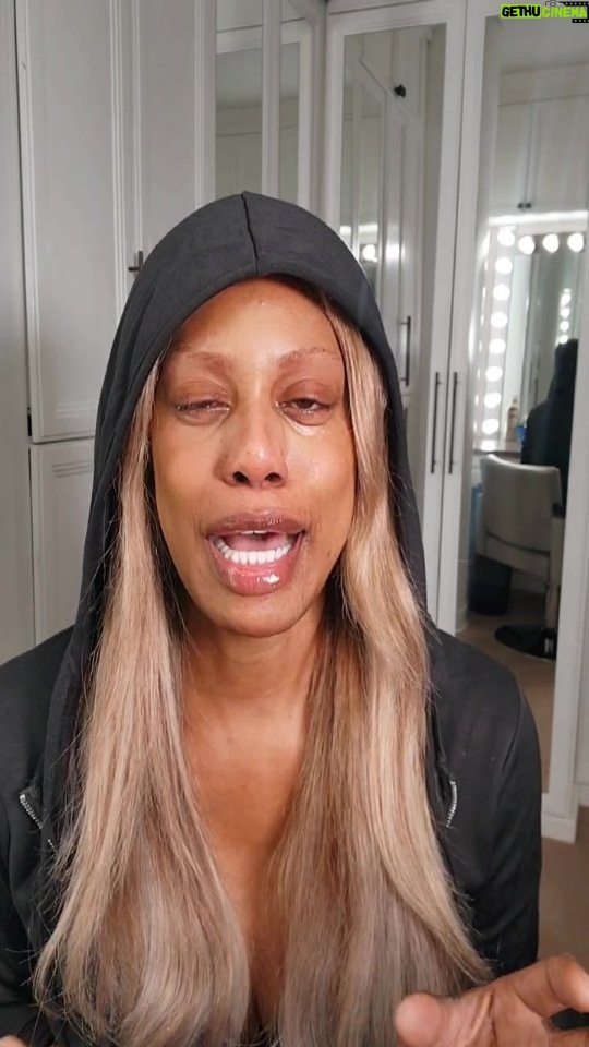 Laverne Cox Instagram - @im.angelabassett's Honorary Oscar speech has me all up in my feelings. Thank you Angela. Thank you @iamreginaking