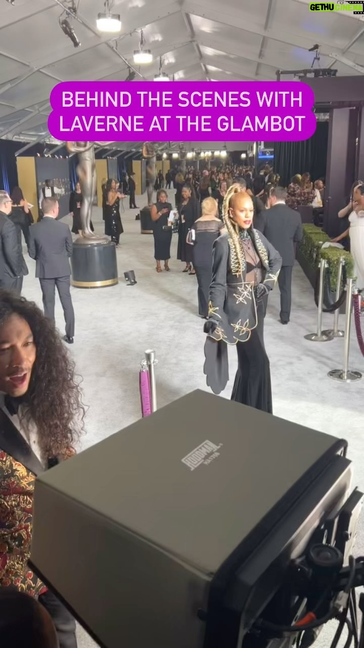 Laverne Cox Instagram - The story @lavernecox is telling with this look? How to slay!✨ #SAGAwards #LiveFromE