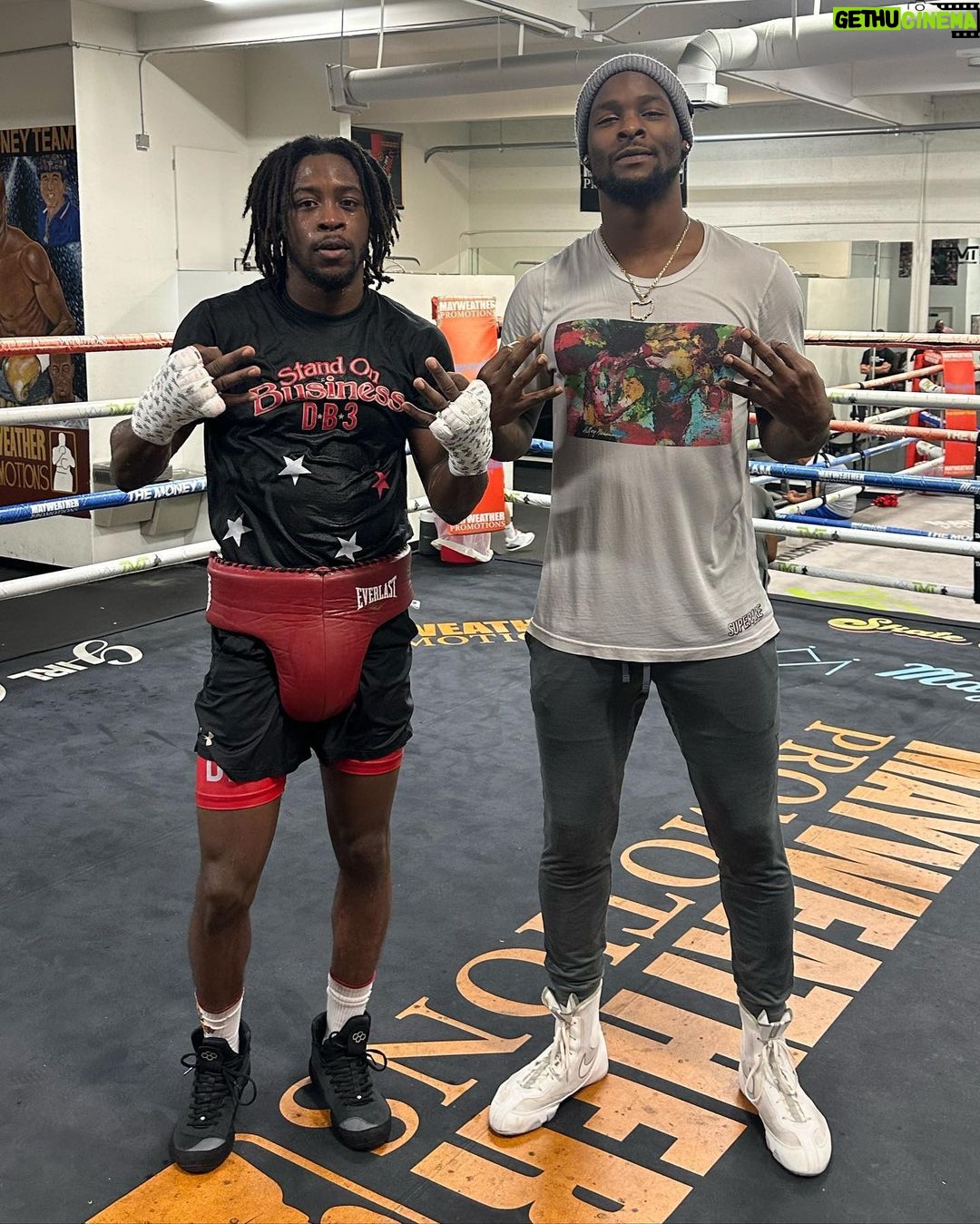 Le'Veon Bell Instagram - GOT TO WORKOUT IN THE 🐐’s GYM TODAY ‼️🚀😤🔥 Las Vegas, Nevada