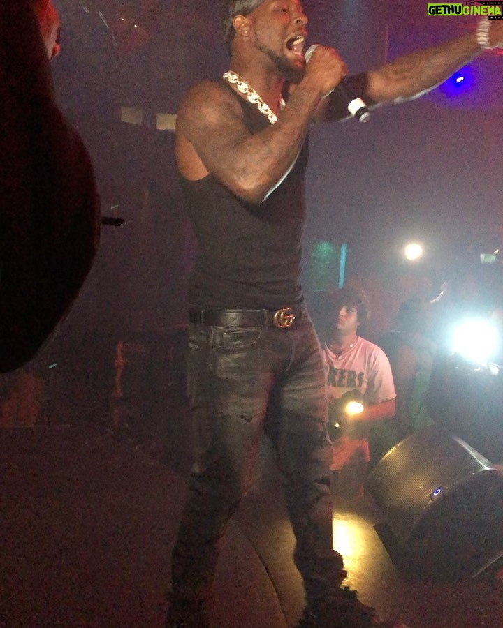 Le'Veon Bell Instagram - Columbus WE DID IT ‼️ I wanna thank EVERYBODY who came out last night, and made it SPECIAL .. & AGAIN, I am NOTHING without you 🙏🏾🖤 I truly appreciate all the continued love & support .. let’s keep this momentum goinggg ‼️where to next? 👀 Columbus, Ohio