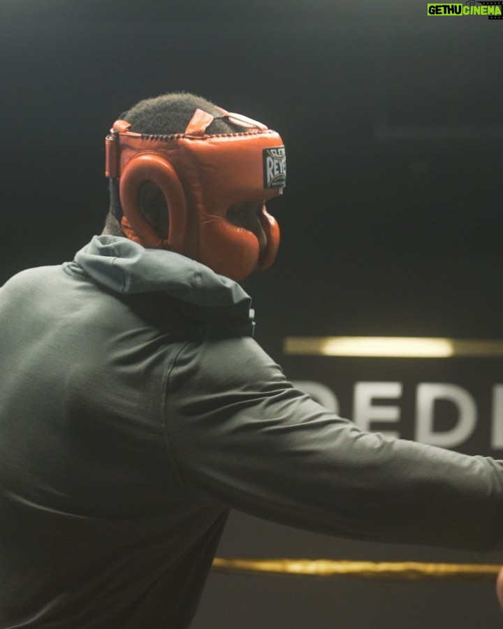Le'Veon Bell Instagram - April 21st, its all about ME … its Me vs Me … LeVeon vs LeVeon!! I wouldn’t care WHO was in the ring with me April 21st, I’m confident in knowing they gettin beat tf up… it just so happen to be Joel Morris! aye @mf_daznxseries @daznboxing @misfitsboxing we exactly 3 weeks away from judgement day ‼️‼️ I hope you’re prepared for a show 💥🥊📺🍿👀
