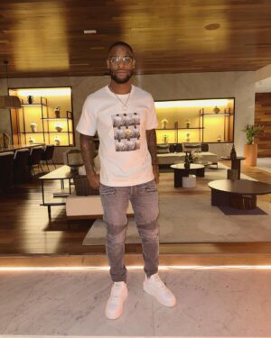 Le'Veon Bell Instagram - it’s a BLESSING to say the least, 31 years young!! I appreciate alllll of your birthday wishes 🥳🎉 

MY NEW EP “Infinite” 💿🎵🔥

OUT ON ALL MAJOR PLATFORMS
(link in bio)

hear it out, that’s all I want for my birthday 🙏🏾😅