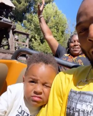 Le'Veon Bell Instagram - last post of 2022 (bittersweet cuz time is FLYING)… may 2023 bring nothing but love, compassion, & positive vibes 🙏🏾🖤✨ HAPPY NEW YEAR EVERYONE 🎊🎆🎈