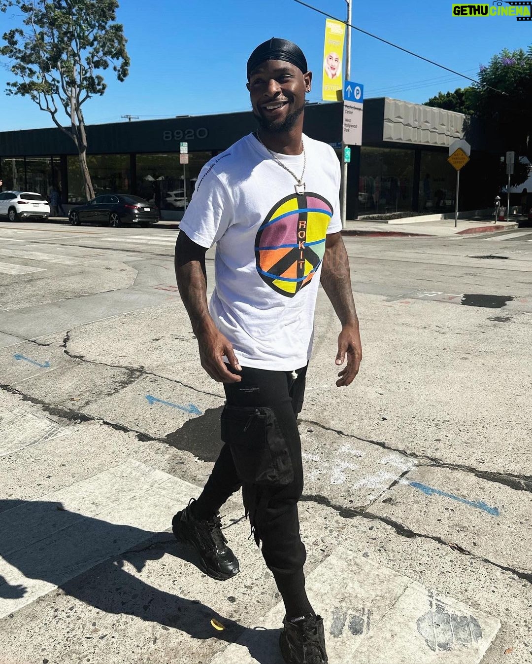 Le'Veon Bell Instagram - That Ohio boy out here in Cali 🏝️ Los Angeles, California