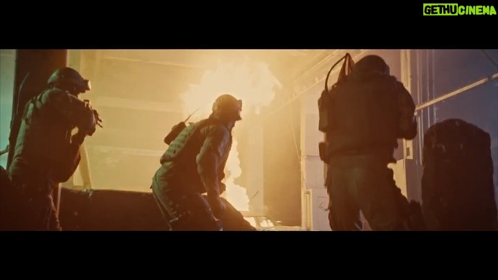 Le'Veon Bell - 8.8K Likes - 🔥🔥🔥"SLIDE" Music Video Out now!! LINK IN MY BIO 🔥🔥🔥there’s so many people to thank for this masterpiece of a video
_________________________
Director: @christhedirector
Executive Producers:
@leveonbell
@edgaresteves @christhedirector
Production Company: @blanksquareproductions
Line Producer: @miketheproducer
Producer / Production Designer: @gabslarosa
Production Coordinator: @bear1k
Production Manager: @johnlarosa
DP: @nmatthewsfilm
1st AD: @jadalion
2nd 2nd AD: @joanpabon_
1st AC: @derek.plough
2nd AC: @jlaureanti
2nd AC B Cam: @joshuavallecr
Steadi: @jamesmarin3
Phantom Tech: hmartinez_dp
VFX & Edit: @christhedirector
Color: @laurenjameswhite
G&E: @luckychickenproductions
Gaffer: @matthill313
Stunt Coordinator: @corydemeyers
& Team
SFX Coordinator: @watson_efx @rene_diamante
Combat Consultant: @lindsey_thaddius
DIT: @mccapturez
HMU: @kimandglitter
Props: @iyex_
PA's: @jchrisrouse @kalanikelly_ @cristhoo @soundbysol
Rental House: @pannyhire @bokeh.rentals @issprops
Casting: BSP Castings LA
Special thanks to everyone’s hard work on making this amazing visual come to life, I greatly appreciate it!! Also a huge thanks to all my true supporters & fans! we only just getting started! 🖤🙌🏾🖤