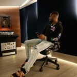 Le’Veon Bell Instagram – NEW MUSIC FEBRUARY 17TH! 🤫🥷 BIRTHDAY FEBRUARY 18TH #Movie Los Angeles, California