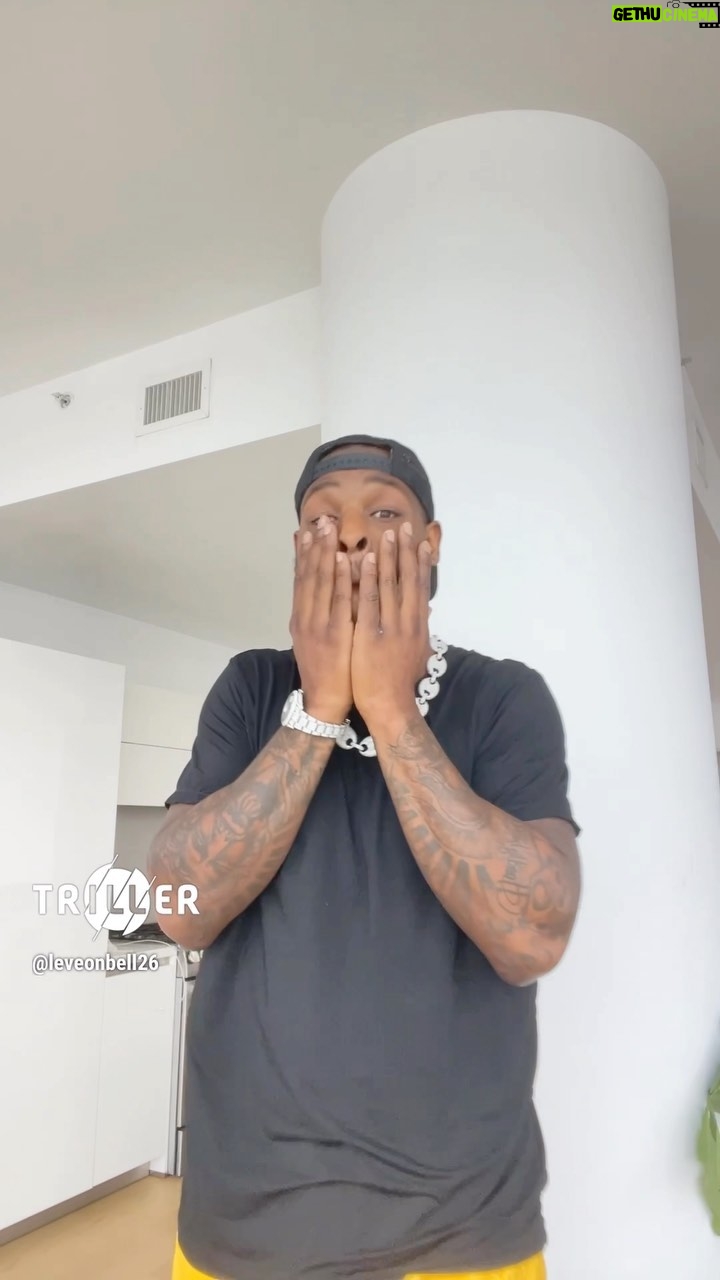Le'Veon Bell - 41.4K Likes - aye you did NOT have to snap on this beat like that bro, gahhh damnnn 😩😤🤯💪🏾🔥@reazyrenegade