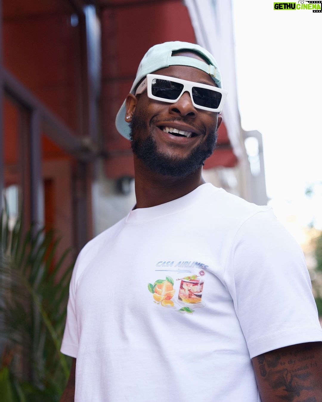 Le'Veon Bell Instagram - itβs been a lil min β¦ π
ππ