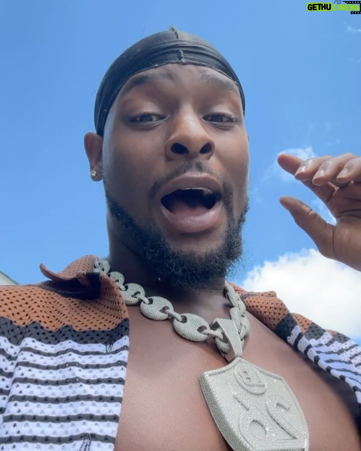 Le'Veon Bell Instagram - MY SINGLE RELEASE PARTY WAS A SUCCESS ‼️ I COULD NOT DO IT WITHOUT THE PEOPLE CLOSEST TO ME FOR ALL THE SUPPORT & WITHOUT ALL THE FANS ‼️ I ENCOURAGE EVERYONE TO CONTINUE TO “MAKE IT BOOM” I LOVE YOU ALL, THANK YOU SO MUCH, I CANT EXPLAIN TO YOU HOW MUCH IT ALL MEANS TO ME 🥹😩😊🗣️🙌🏾🙏🏾🤍