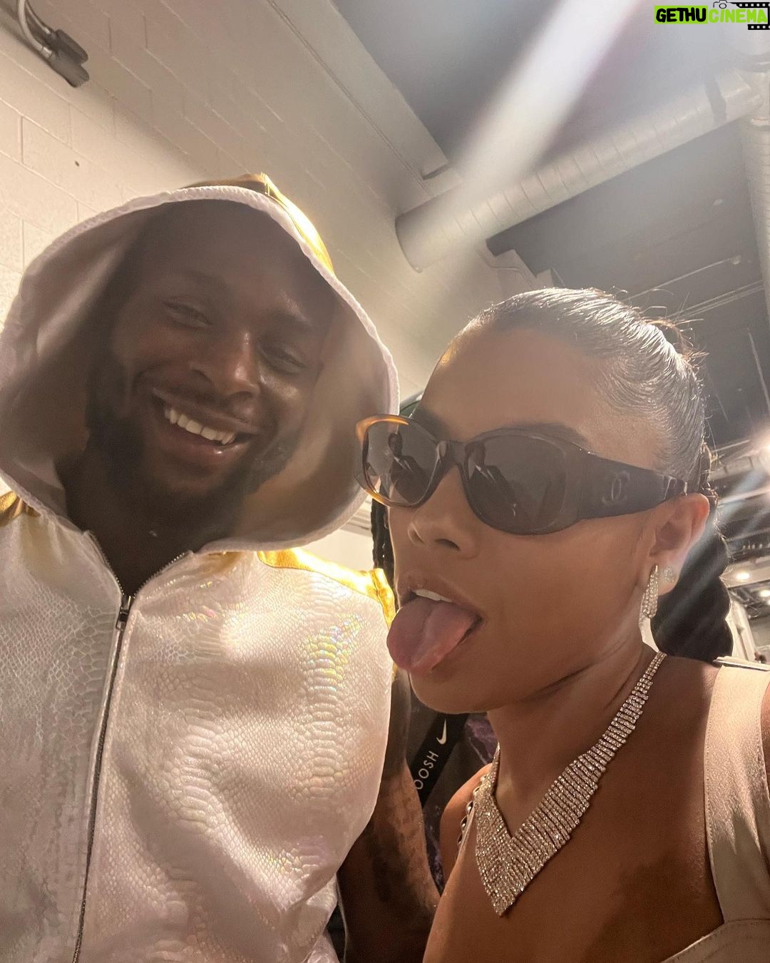 Le'Veon Bell Instagram - last night was CUHHHRAZYYY π΅βπ«π€π€§πͺπΎπ₯π₯π₯π€