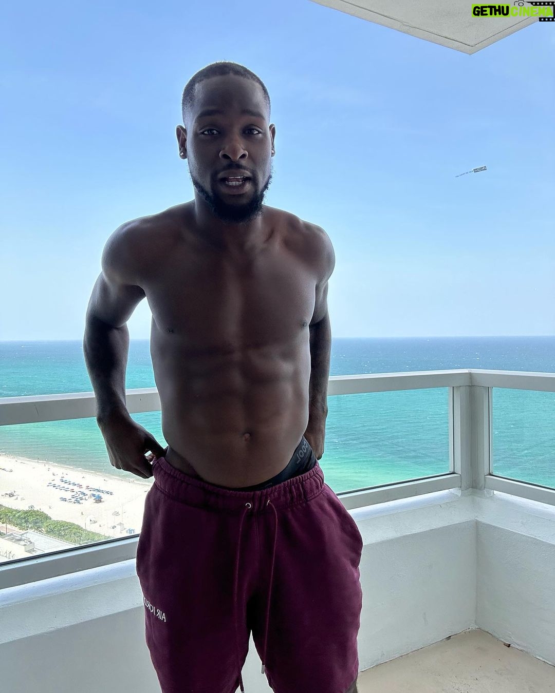 Le'Veon Bell Instagram - I appreciate 2023 & all the life lessons iโve learned with it .. canโt wait to see what 2024 teaches me โผ๏ธ happy new year ๐๐๐
