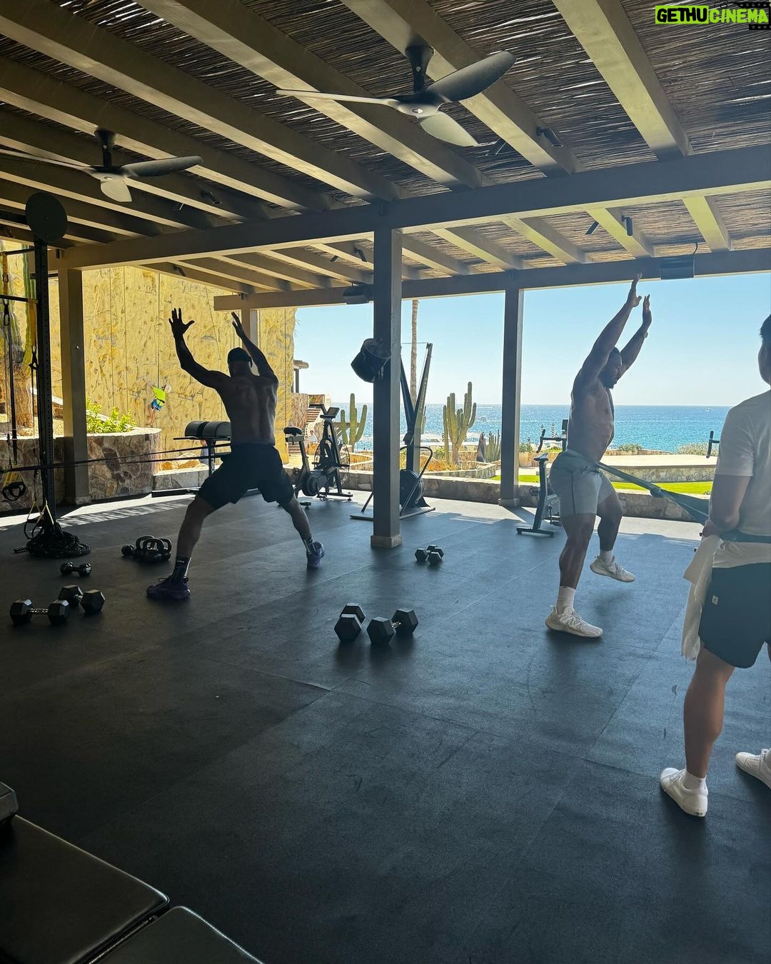 LeBron James Instagram - IRON SHARPENS IRON!! Big Bro & Big Lil Bro getting after it! Giving him the full Blueprint and more! βπΎ π π @flash_garrett π€πΎπ«‘ππΎπ. P.S. I know yβall know this already but heβs an ABSOLUTE BEAST!!