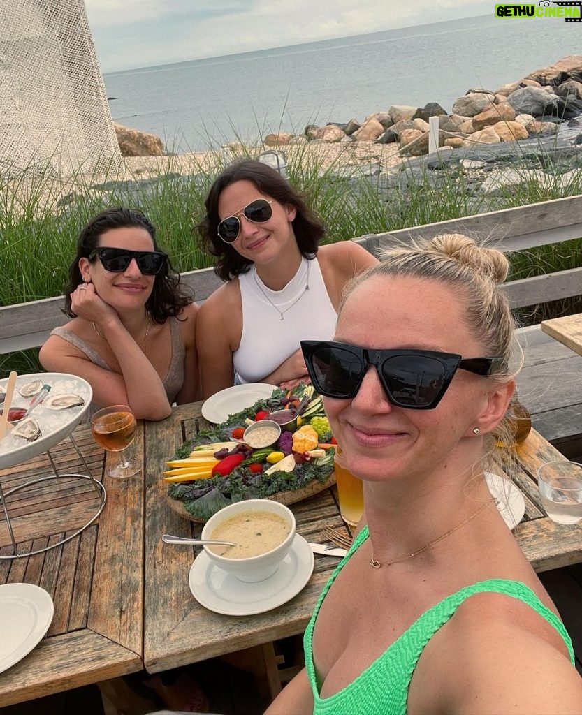 Lea Michele Instagram - The L’s take on the Hamptons ☀️