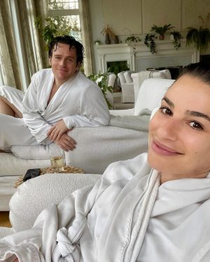 Lea Michele Instagram - Soaking in some quality best friend time before the New Year! 🧘 🤍