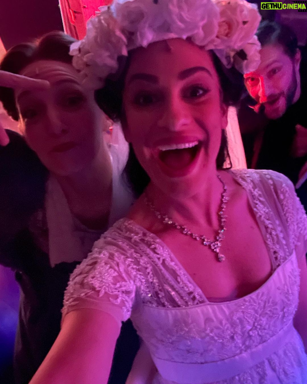 Lea Michele Instagram - This week at @funnygirlbwy ⭐️With almost 200 performances as Fanny Brice under my belt, I’ve never been more grateful for my Funny Girl family. ❤️