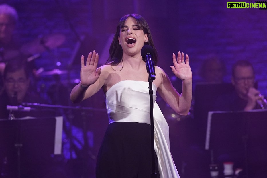 Lea Michele Instagram - @funnygirlbwy performance on @latenightseth tonight!⭐️ (📸 @Lloyd Bishop/NBC)