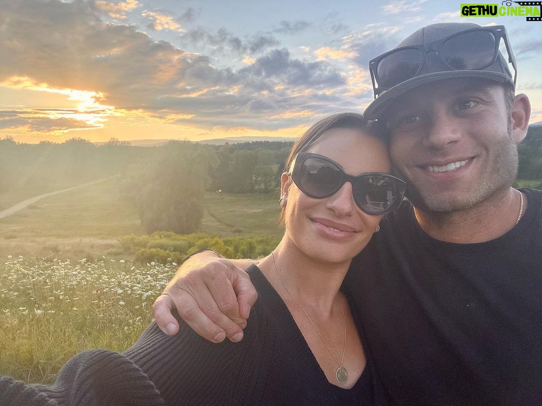 Lea Michele Instagram - Soaking up this beautiful day with my boys before I turn 37 tomorrow. What a year itβs been! β¨ So much to be grateful for. π
π