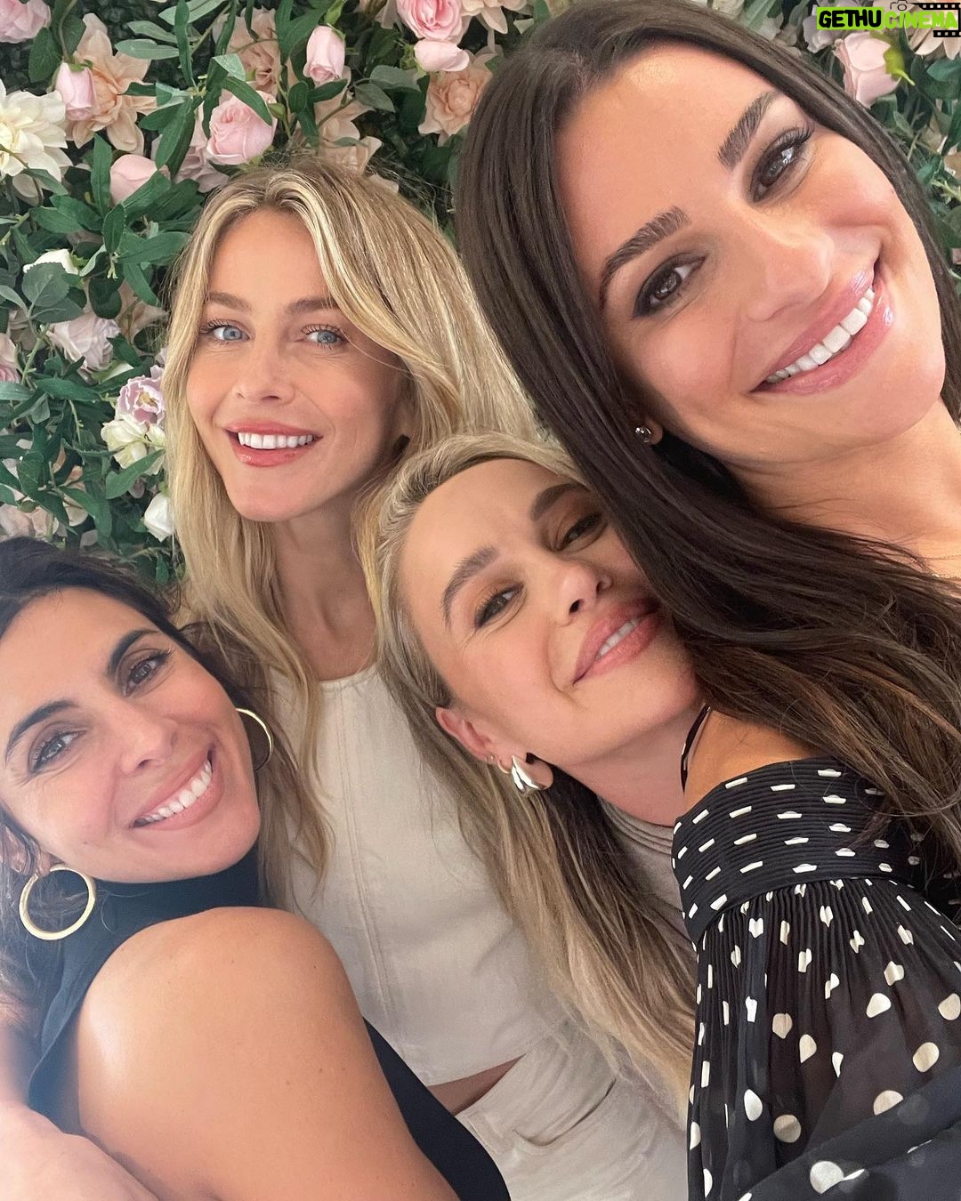 Lea Michele Instagram - We love you @stephaniehartlevinson and cannot wait to meet your beautiful girl 🩷