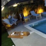 Leandro Hassum Instagram – Compramos uma rede ontem eu e @kakahassum montamos. Fui fazer o teste e veja o que as câmeras de segurança da casa flagraram. Sem medo de me expor. Reparem que a Karina preferiu rir a ajudar. 👌 valeu amor. 🫶