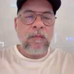 Leandro Hassum Instagram – Queimei minha língua. Usei a palavra obrigatória da aula 1 do curso básico para ser um COACH!
Mas não tem fins lucrativos rsrsrsrs. 
Essa é no amor. ❤️