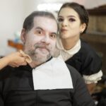 Leandro Hassum Instagram - É amanhã!!! Minha filha caçula @melissamelmaia, meu galã @edsoncelulari e eu estamos esperando seus pescoços, digo, seu play amanhã na @netflixbrasil!!! Meu Cunhado é um Vampiro! E o seu? Haha