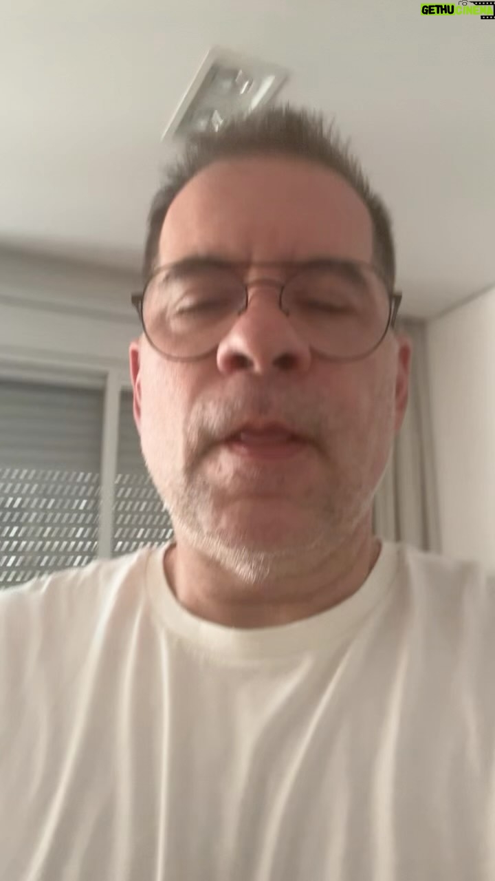 Leandro Hassum Instagram - Que saber como foi meu processo de pular corda? Se não quer tudo bem rsrsrs mas muitas pessoas me procuram dizendo que gostariam mas não sabem por onde começas. Agora tem essa parada de assinantes aqui no insta. É para não ficar postando tanto aqui para quem não tem interesse coloquei o processo que fiz lá. Se quiser vai lá e assina. Vou por mais coisas tb b exclusivas. Bjs