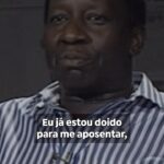 Leandro Hassum Instagram – Que lindo Antônio Carlos (Mussum). Quero usar esse vídeo como uma forma de esclarecimento. É normal verem os comediantes como eternos brincalhões. Que iremos encontrar na rua os personagens e que eles andam 100% do seu tempo com uma câmera na sua frente interpretando. E que somos, tão somente o que fazemos como ofício. Esse vídeo é a prova das muitas camadas que temos como pessoa. Jamais tentaria me comparar a um Mussum, jamais! Mas ele sem os cacildis e pobremis dá uma lição do que somos e o que muitos de nós desejamos. Seguir trabalhando para fazer o bem. Seja ajudando instituições, dando conselho para os jovens da nova geração ou até mesmo apenas arrancando um sorriso do seu rosto, contando nossas histórias, muitas delas… iguais as de vcs. Afinal somos iguais. Talvez vc saiba construir uma casa, mas seja um horror contando uma piada. Abra um peito e opere alguém, salve uma vida e tente fazer uma graça e mate alguém de vergonha rsrsrs. Eu sei fazer humor (para alguns claro. Ninguém é unânimes) Mas meu ofício cura tb. E como disse Antônio, vamos cuidar das crianças. São elas que farão o mundo melhor. 
E Mussum o filmis segue no cinema. Confira.