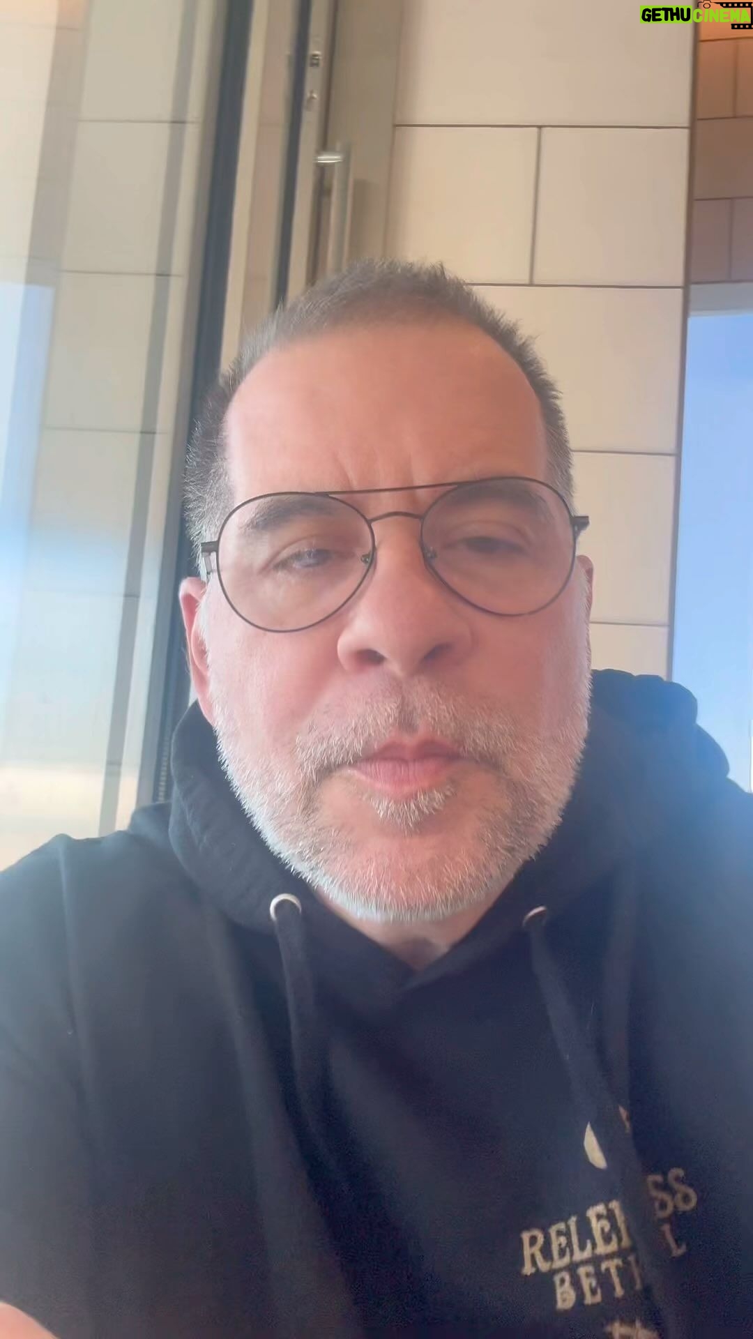 Leandro Hassum Instagram - É dia 7 de março em todo o Brasil. Prestigie o nosso cinema Nacional. Parabéns a todos os envolvidos. Elenco @camisalistradafilmes @paulocursino @robertosantucci e @dtfilmes