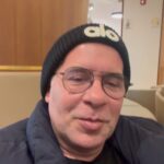 Leandro Hassum Instagram - Férias começando com essa empolgação. @kakahassum é uma alegria só pela manhã. Ótima pessoa para bater papo no aeroporto. Ehhhhh alegria teu nome é Karina.