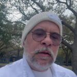 Leandro Hassum Instagram - Eu calço 49 e a lenda procede posso provar. Veja o vídeo e entenda. E divirtam-se nessa festa inventada por mim. Essa é uma outra história. O nome carnaval… eu criei. Depois explico.