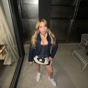 Lee Chae-rin Instagram - Summer planning 🍒