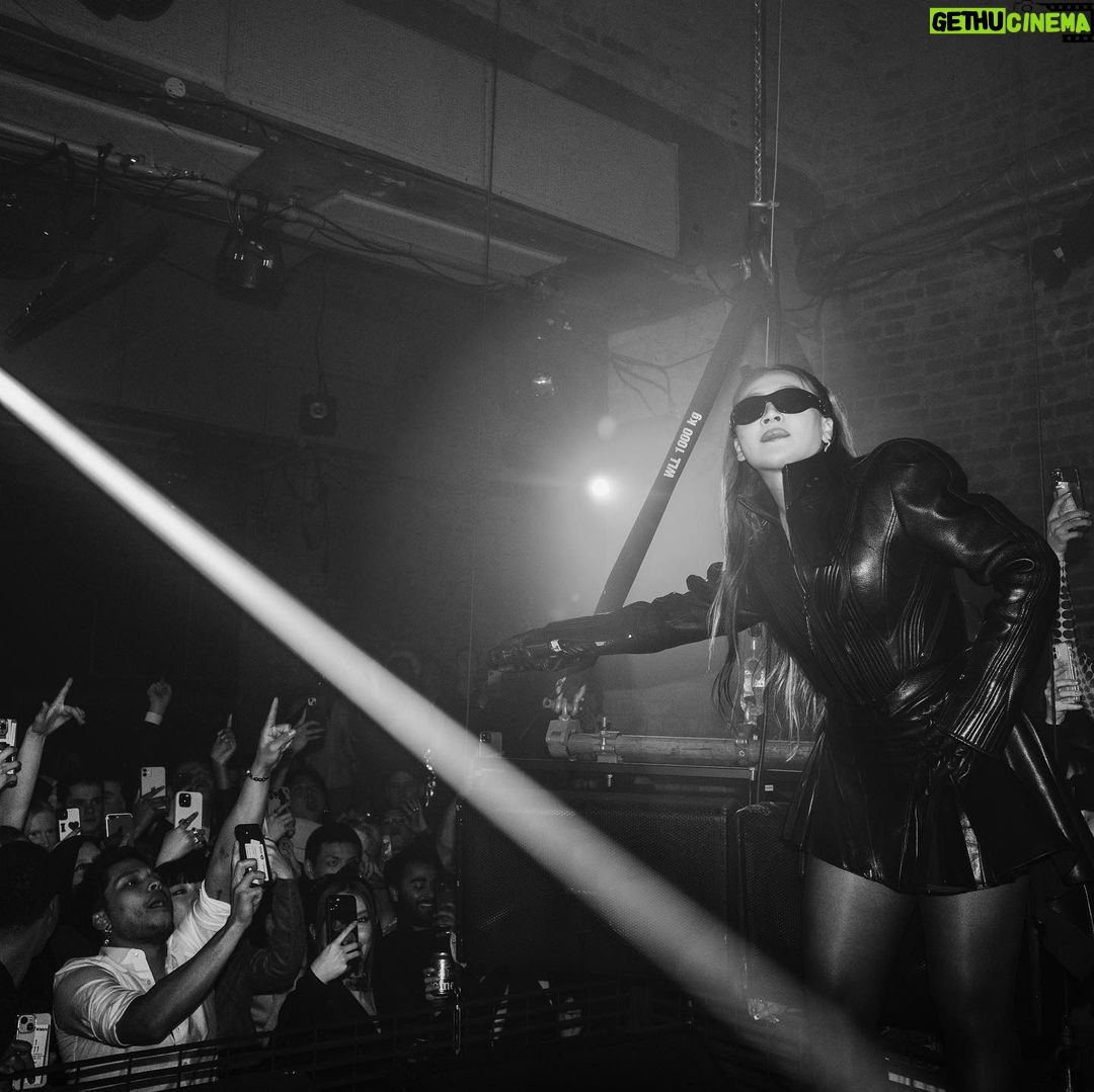 Lee Chae-rin Instagram - +Long Live Machine-A+