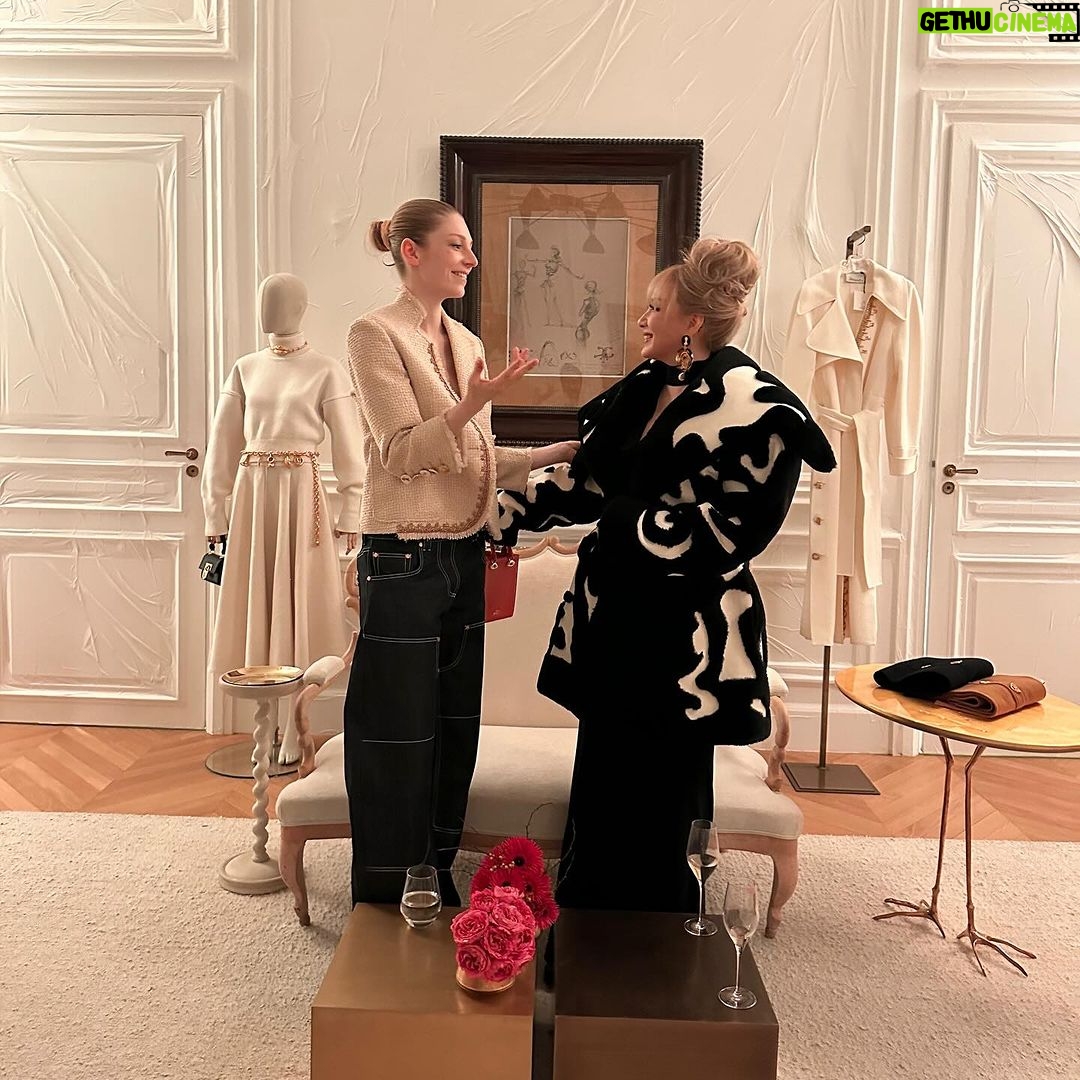 Lee Chae-rin Instagram - Congratulationz on your amazing show @danielroseberry @schiaparelli 🍒