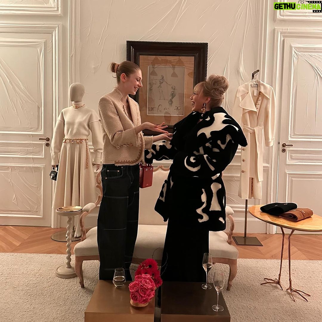 Lee Chae-rin Instagram - Congratulationz on your amazing show @danielroseberry @schiaparelli 🍒