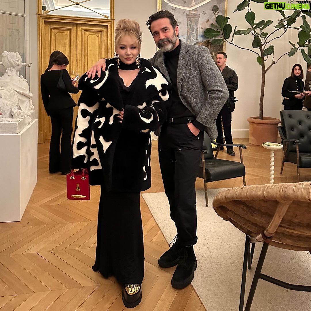 Lee Chae-rin Instagram - Congratulationz on your amazing show @danielroseberry @schiaparelli 🍒