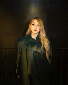 Lee Chae-rin Instagram - 🖤🍒