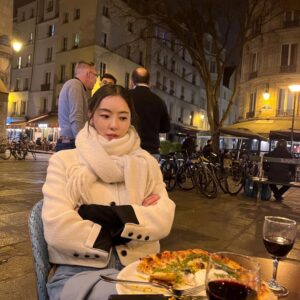 Lee Da-hee Instagram - 분위기는 좋았지만 추웠다...너무....