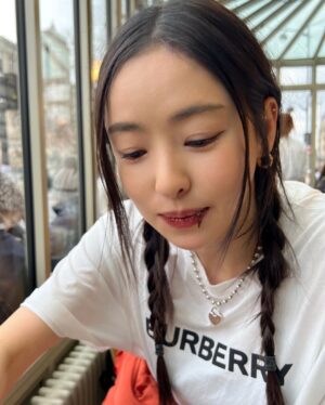 Lee Da-hee Instagram - 카푸치노 거품 이렇게 하는거 맞아.?
크레페 보고 이성을 잃었다...