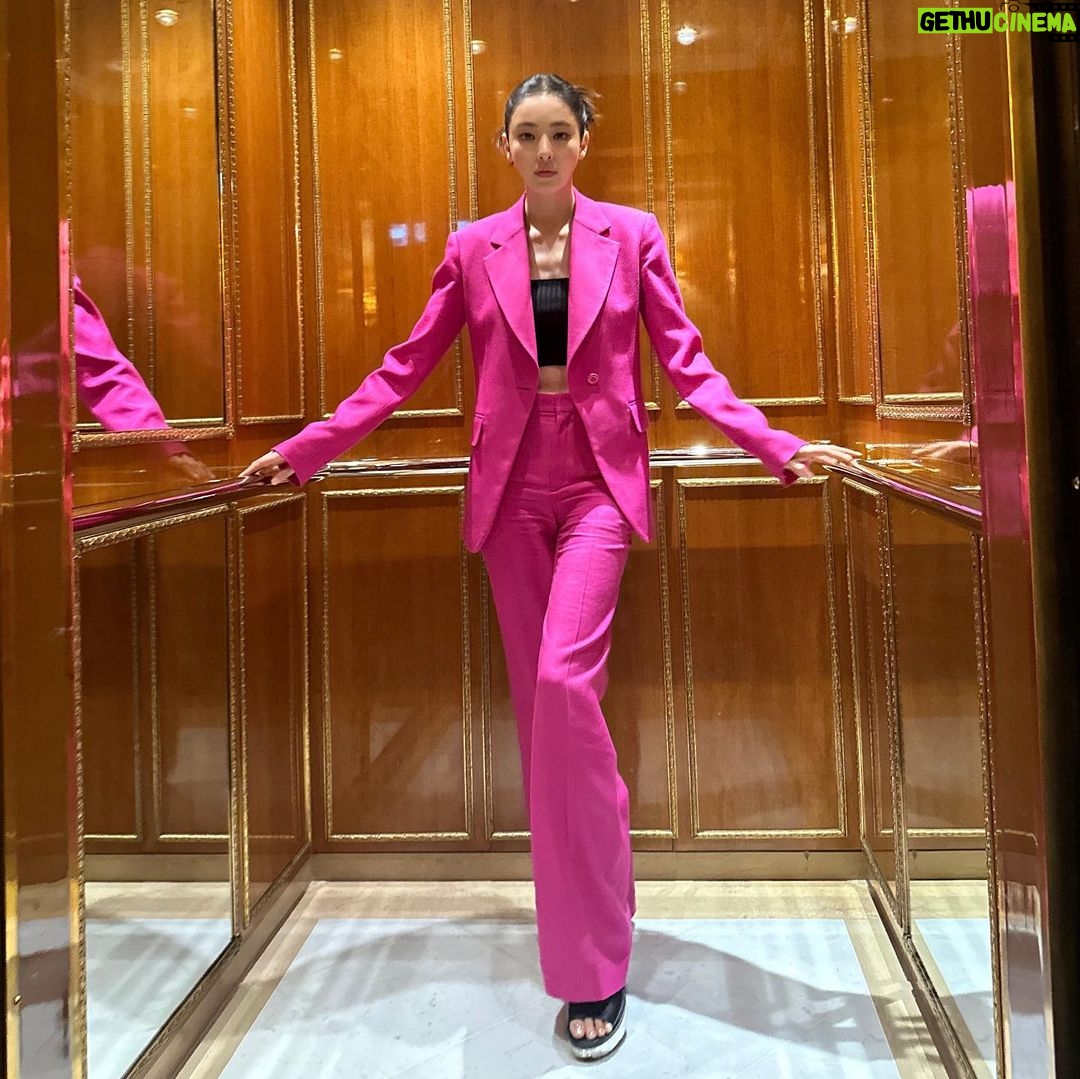 Lee Da-hee Instagram - With chloe in paris💋 Hotel Le Bristol Paris