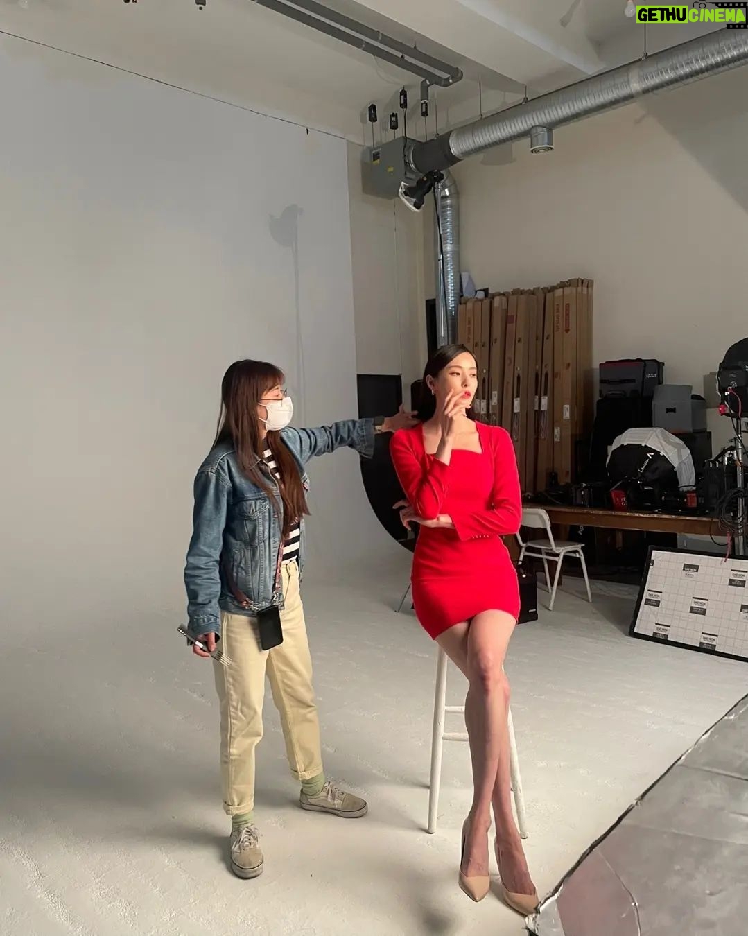 Lee Da-hee Instagram - red๐ and.. ์ด์ผํ๋ ์ผ์ดํธ๐
