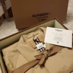 Lee Da-hee Instagram - love burberry💋 cute initials❤ Super excited for tonight's Burberry show! Burberry AW22 Show, Fri 3/11 @10pm #Burberry #BurberryShow #BurberryAW22