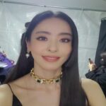 Lee Da-hee Instagram - 하루 하루 좀더 멋지게 빛나게 해주려고 고생해주는 당신들이 있기에 행복하고 감사한 하루였어요 고맙고 사랑해 우리 팀들💋 (선영이 미옥언니 성희언니 케이트 영매 승표 민재 그리고 현아까지..)