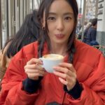 Lee Da-hee Instagram - 카푸치노 거품 이렇게 하는거 맞아.? 크레페 보고 이성을 잃었다... La Creme de Paris