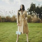 Lee Da-hee Instagram - #AD 아름다웠던 제주 그리고 바람 with Burberry. #Burberry #BurberryOuterwear #BurberryJeju