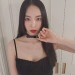 Lee Da-hee Instagram - #광고 #입생로랑뷰티 #더슬림벨벳 #턱시도립스틱 YOUNG,EDGE. LUXURY💋