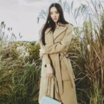 Lee Da-hee Instagram - #AD 아름다웠던 제주 그리고 바람 with Burberry. #Burberry #BurberryOuterwear #BurberryJeju
