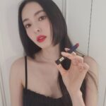 Lee Da-hee Instagram - #광고 #입생로랑뷰티 #더슬림벨벳 #턱시도립스틱 YOUNG,EDGE. LUXURY💋